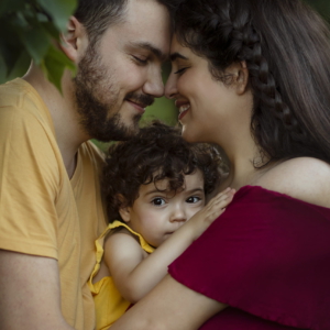 צילומי גיל שנה בטבע עם ההורים